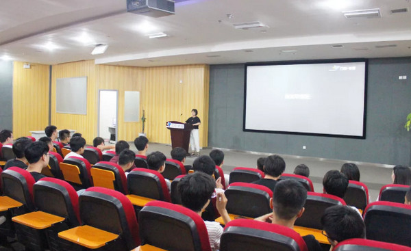 1565333645468314.jpg 配图2 云和数据学员毕业.jpg